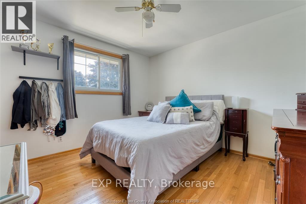 Photo 29 of 337 Evelyn Street, Lakeshore ON