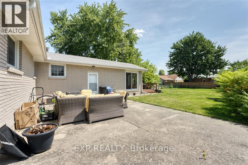 Photo 26 of 337 Evelyn Street, Lakeshore ON