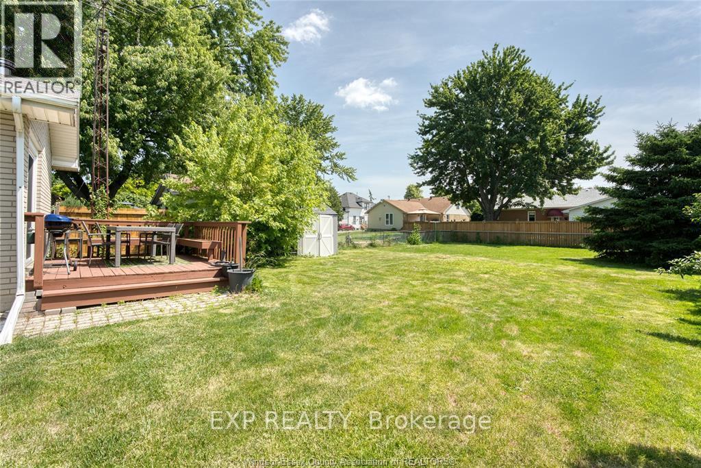 Photo 17 of 337 Evelyn Street, Lakeshore ON