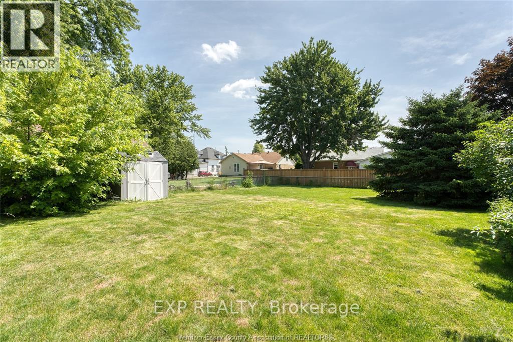 Photo 16 of 337 Evelyn Street, Lakeshore ON