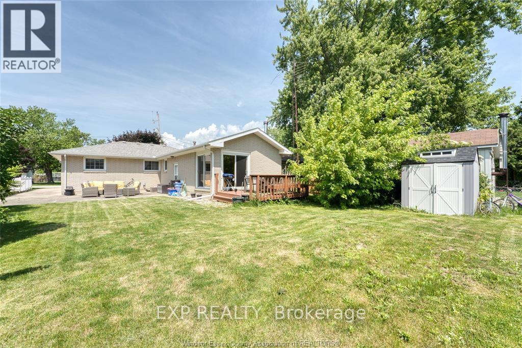 Photo 9 of 337 Evelyn Street, Lakeshore ON