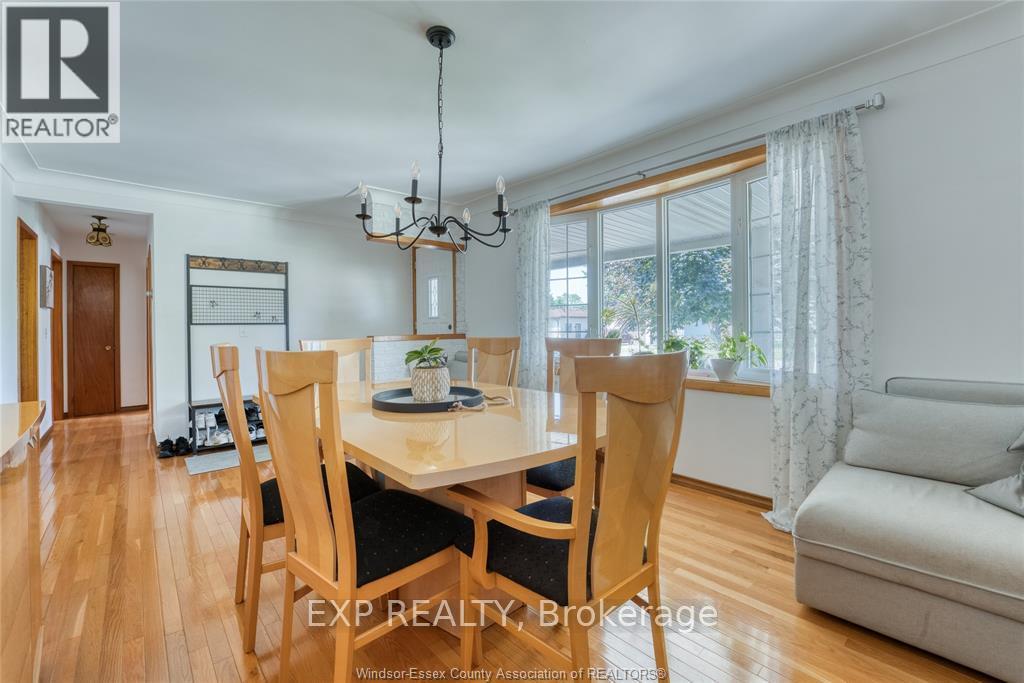 Photo 19 of 337 Evelyn Street, Lakeshore ON