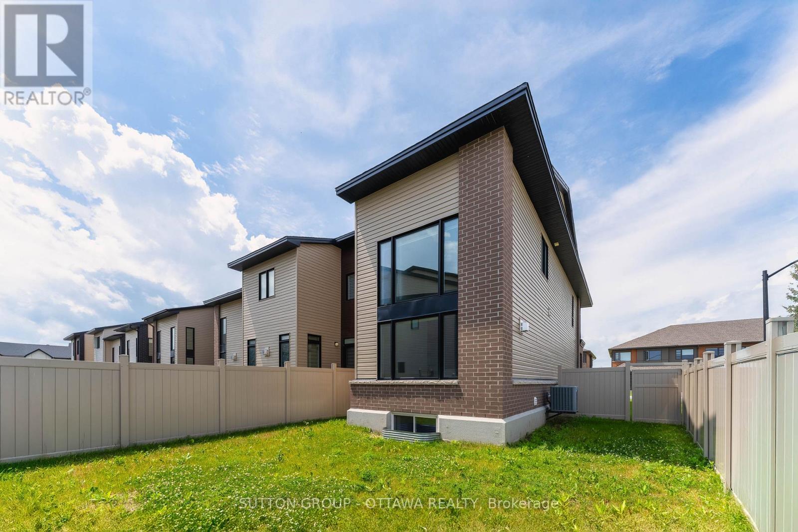 Photo 39 of 214 Big Dipper Street, Ottawa ON