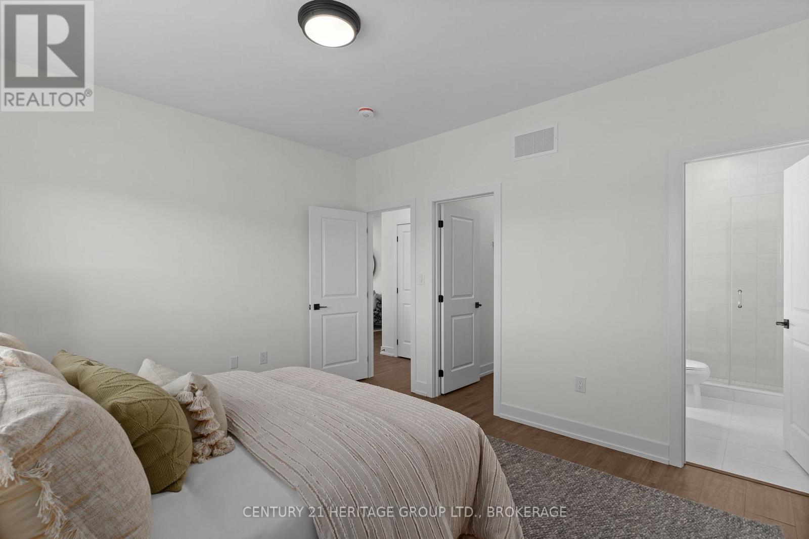Photo 24 of 62 Dusenbury Drive, Loyalist ON