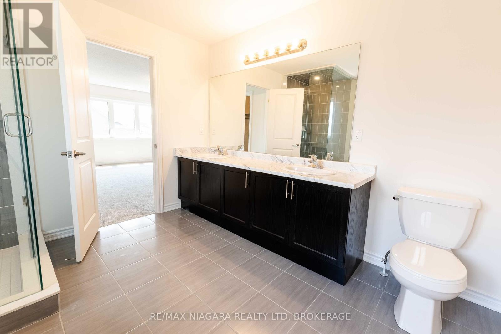 Photo 16 of 25 Oriole Crescent, Port Colborne ON