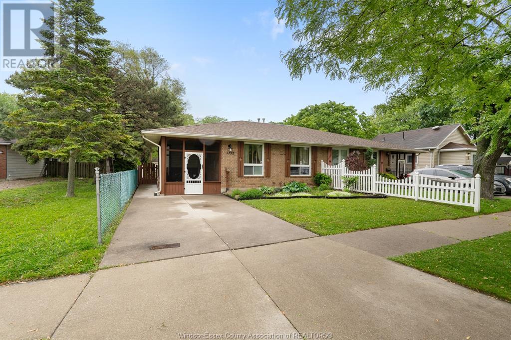 Photo 33 of 1752 Norman Road, Windsor ON