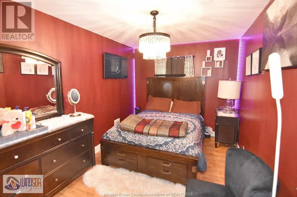 Photo 25 of 1453 55 Wyandotte St E, Windsor ON