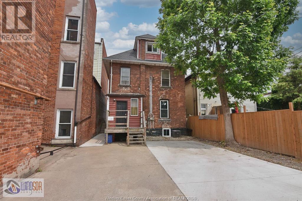Photo 32 of 1453 55 Wyandotte St E, Windsor ON