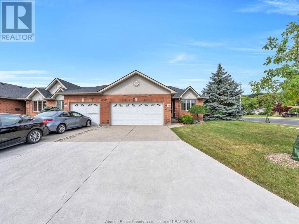 Photo 2 of 3705 Prairie Court, Windsor ON