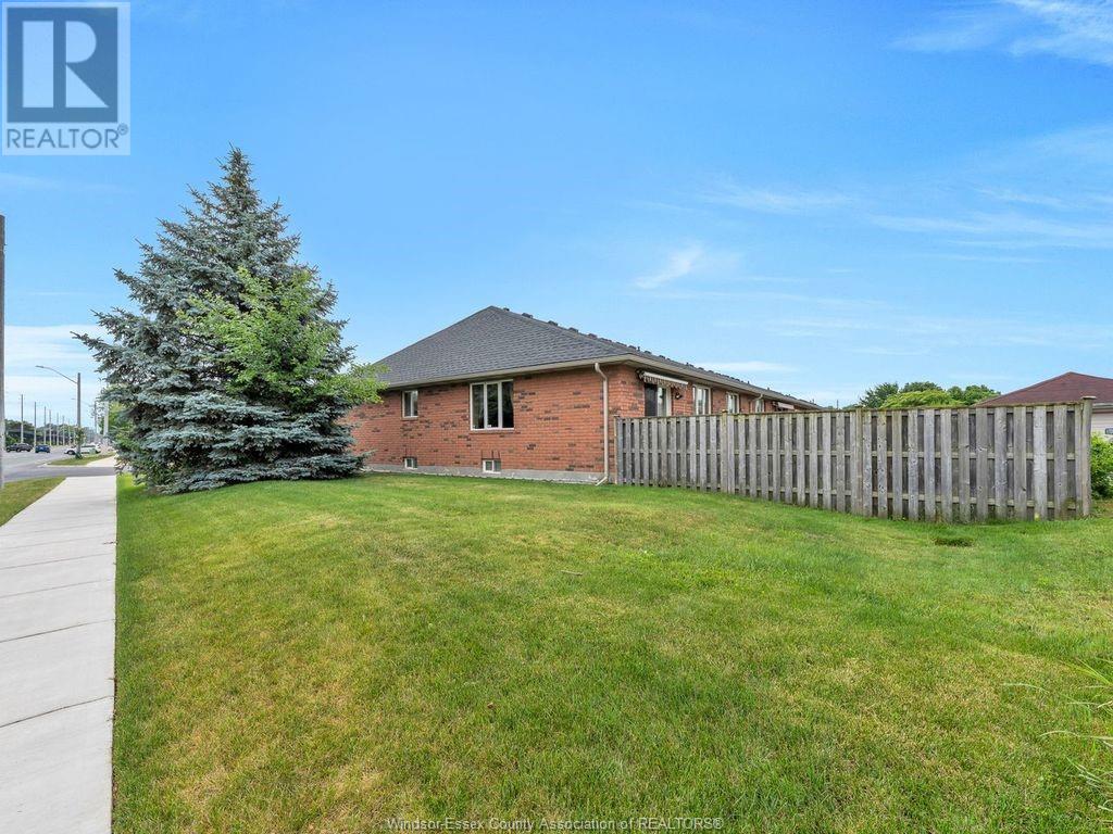 Photo 26 of 3705 Prairie Court, Windsor ON