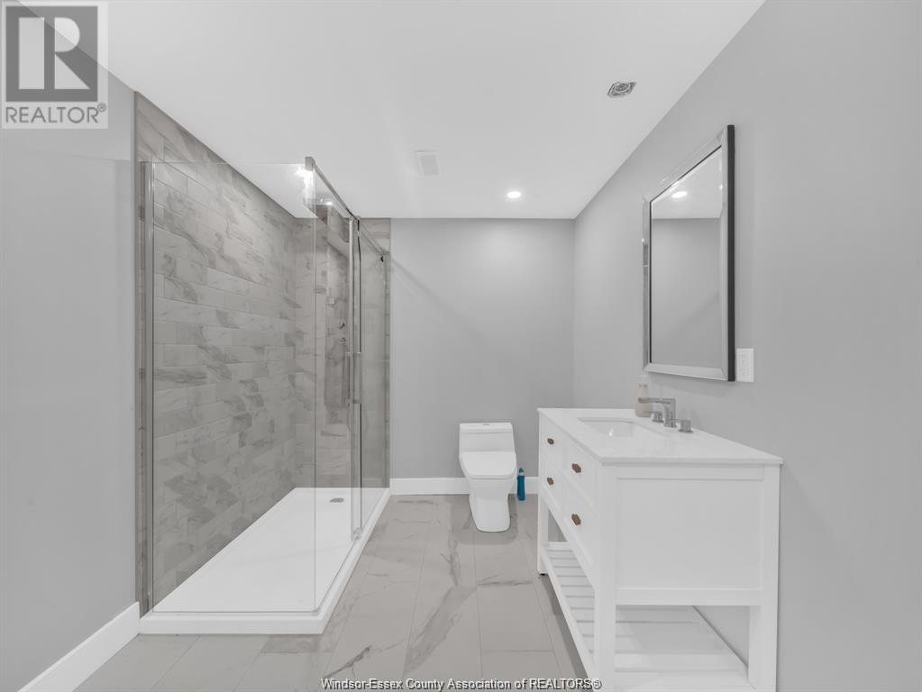 Photo 42 of 1083 Regency Crescent, Lakeshore ON