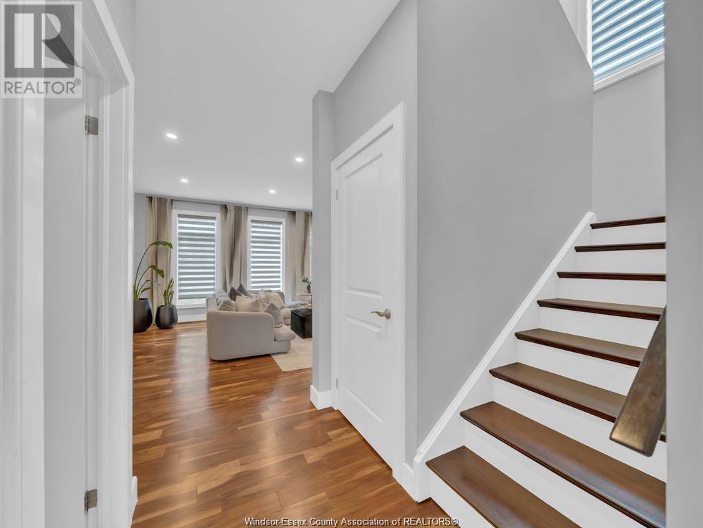 Photo 7 of 1083 Regency Crescent, Lakeshore ON