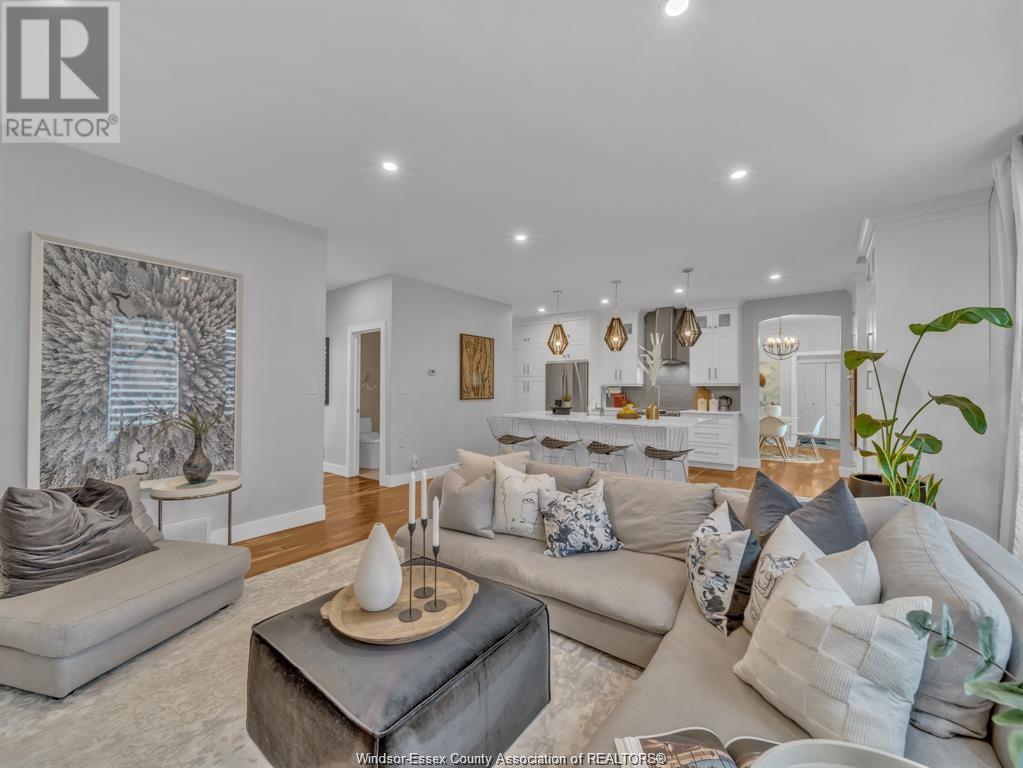Photo 9 of 1083 Regency Crescent, Lakeshore ON