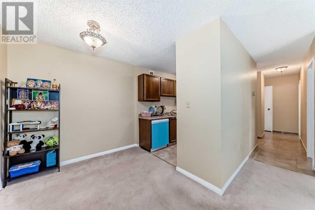 Single Family House for Sale in    Avenue SW Haysboro Calgary 