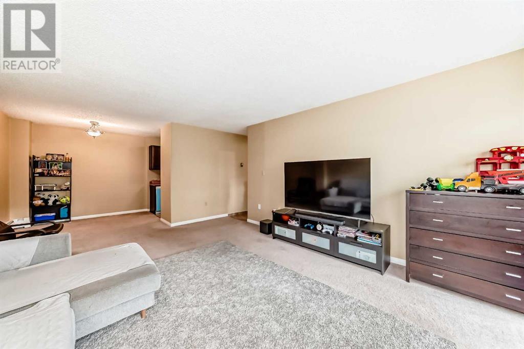Single Family House for Sale in    Avenue SW Haysboro Calgary 