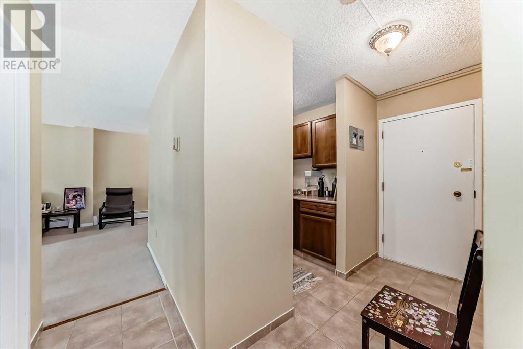 Single Family House for Sale in    Avenue SW Haysboro Calgary 