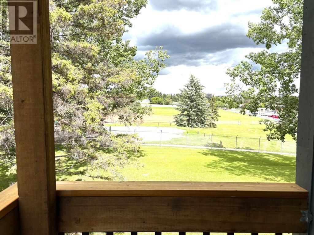 Single Family House for Sale in    Avenue SW Haysboro Calgary 