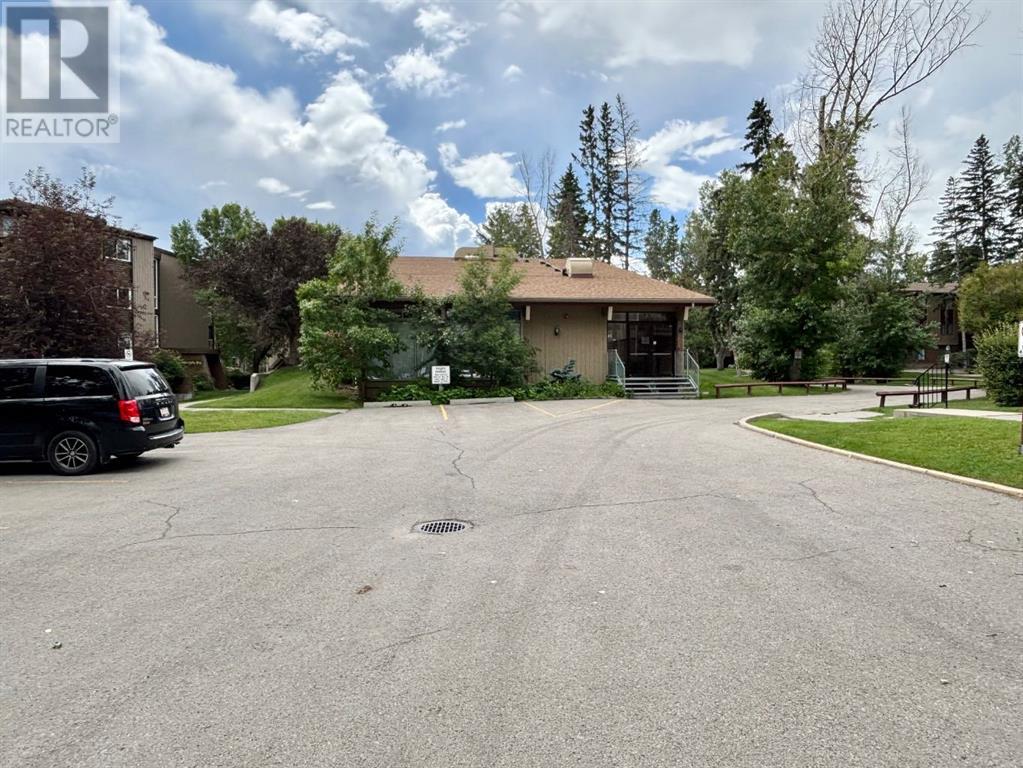 Single Family House for Sale in    Avenue SW Haysboro Calgary 