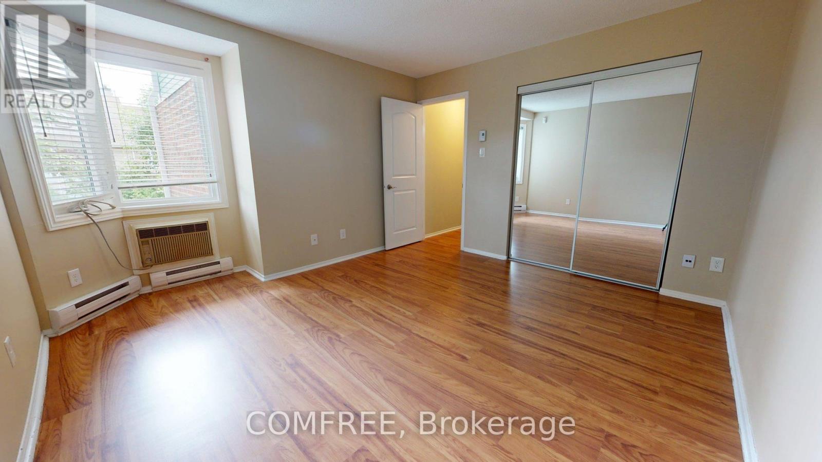 Photo 12 of 4 4 Waterfall Lane, Ottawa ON