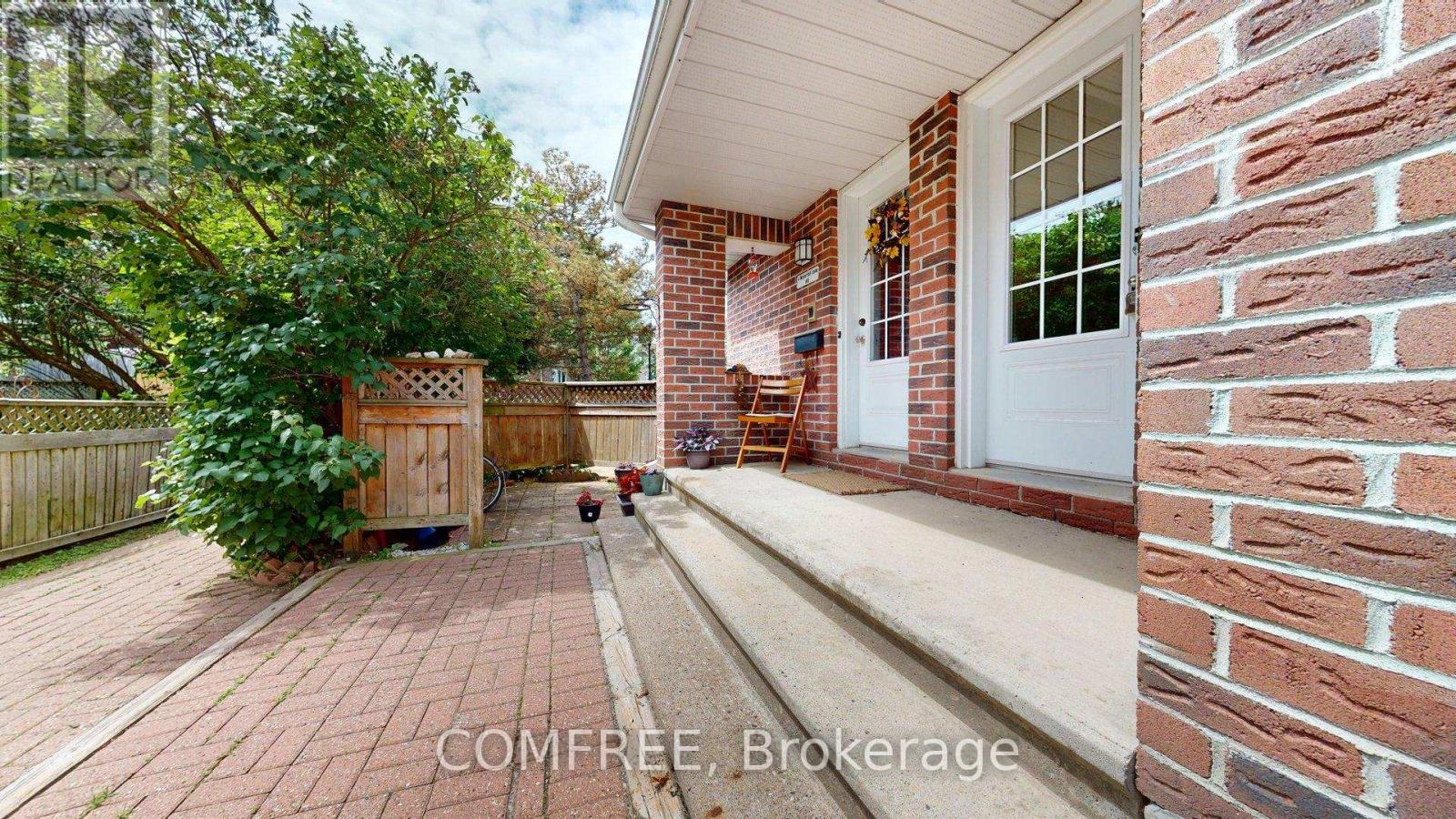 Photo 6 of 4 4 Waterfall Lane, Ottawa ON