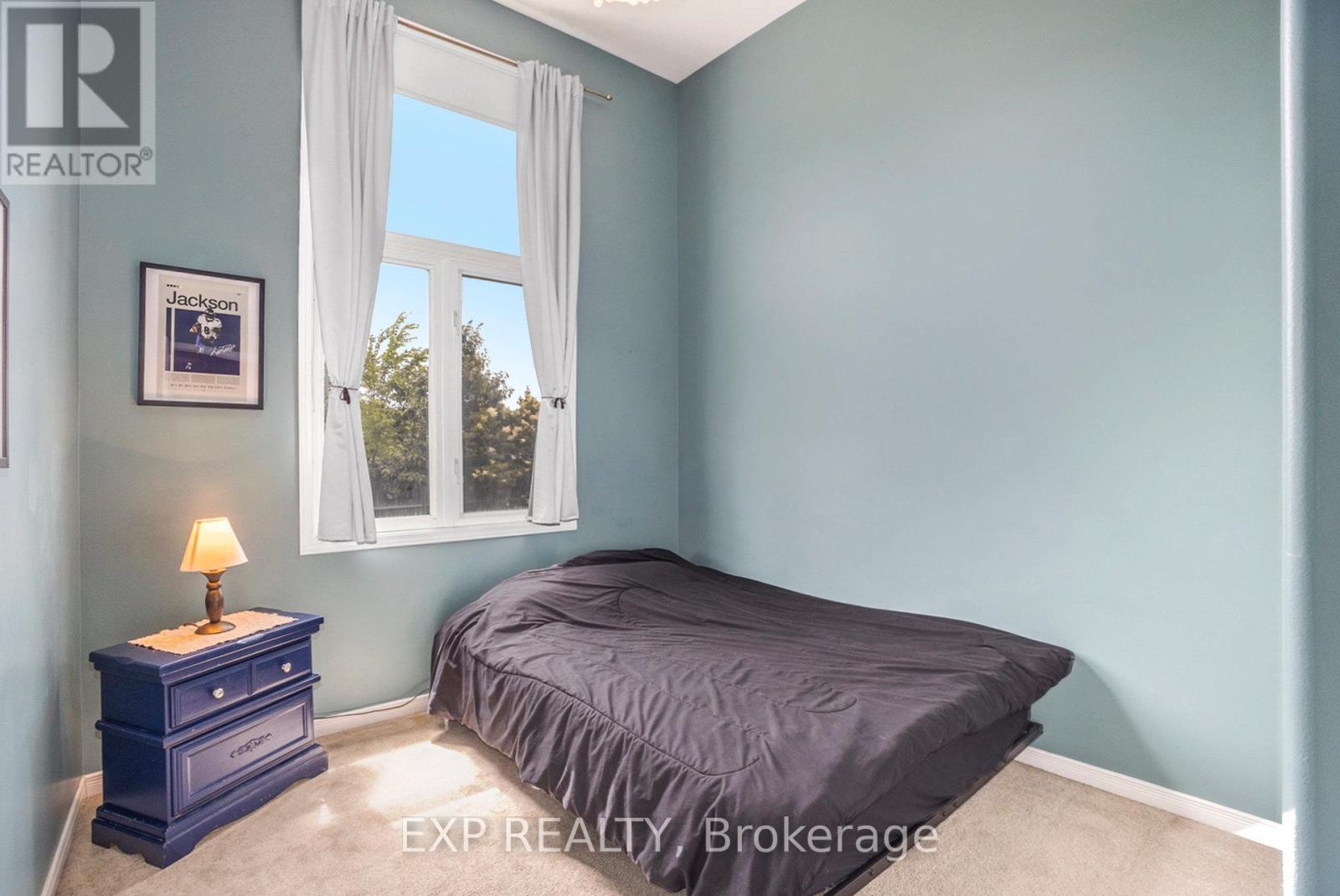 Photo 11 of 215 Parkrose Private, Ottawa ON