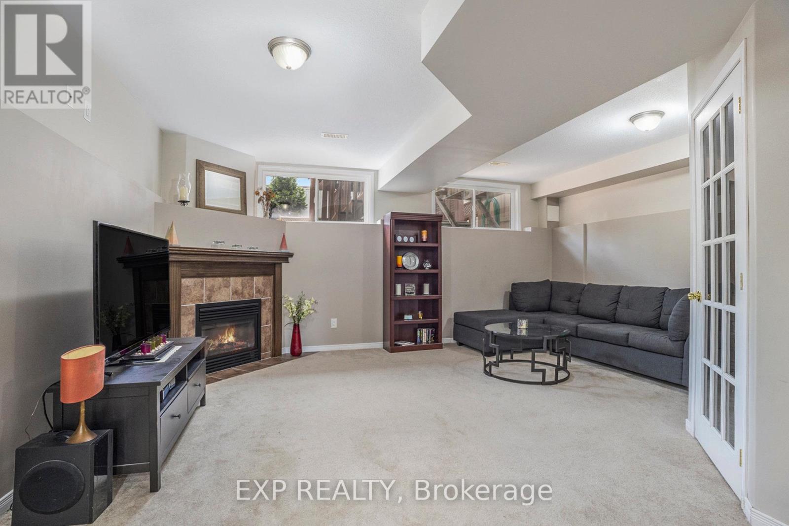 Photo 18 of 215 Parkrose Private, Ottawa ON