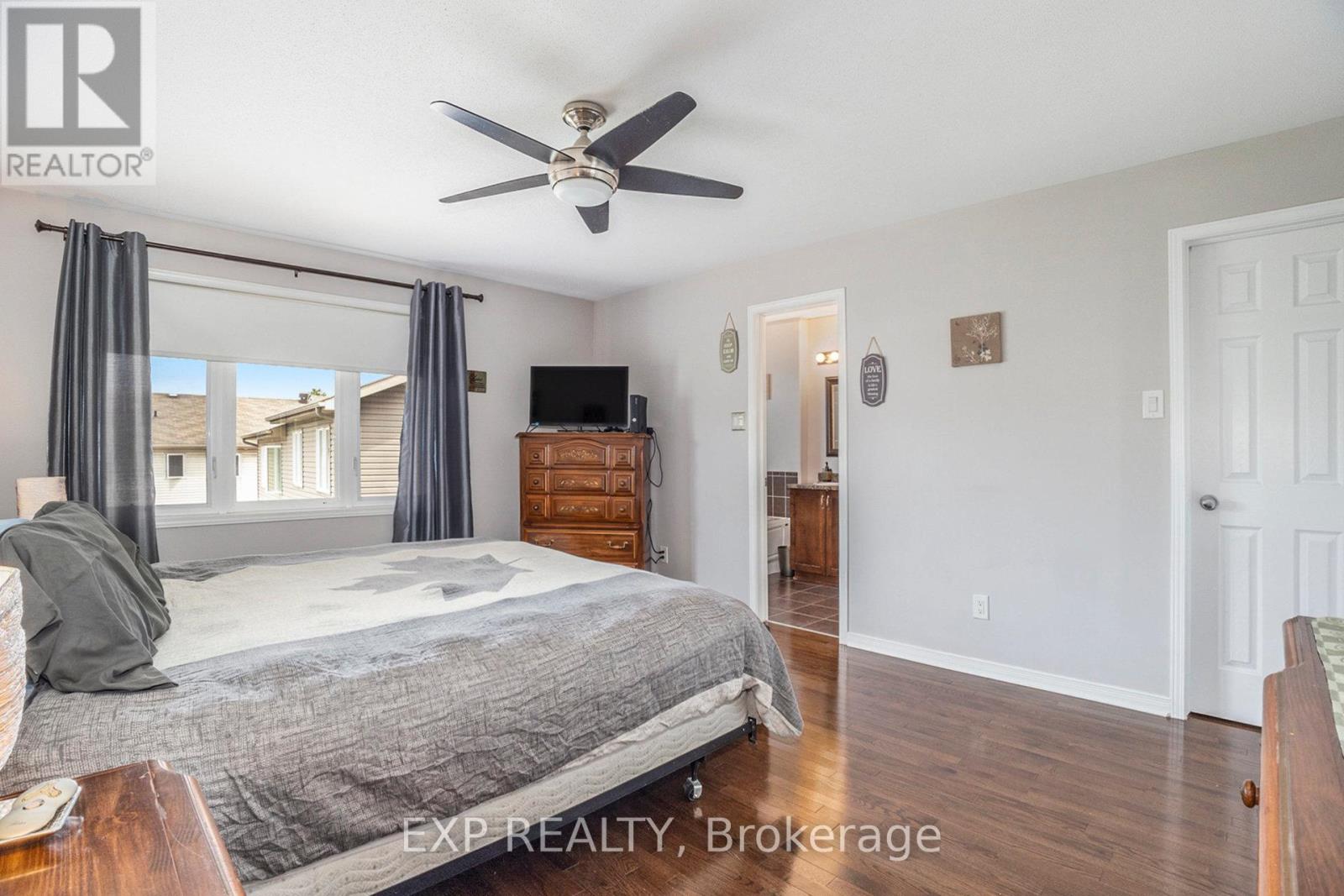 Photo 16 of 215 Parkrose Private, Ottawa ON