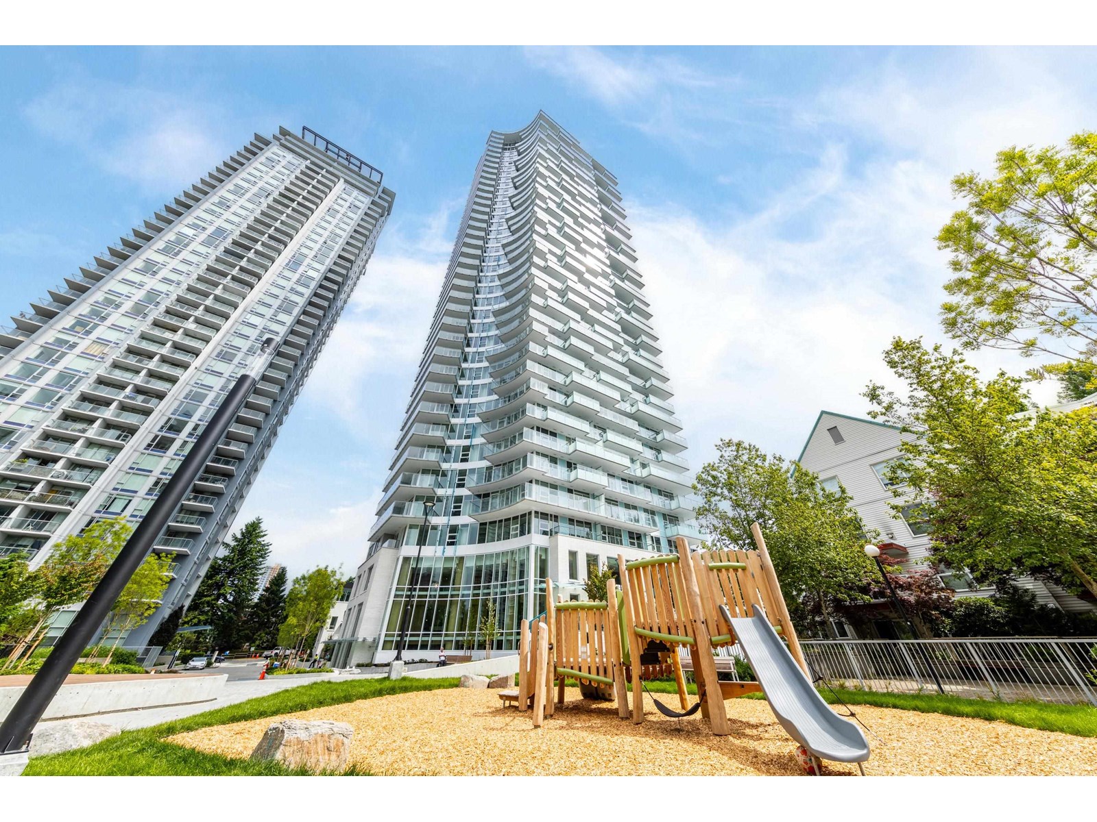 Photo 1 of 2810 13768 100 Avenue, Surrey BC