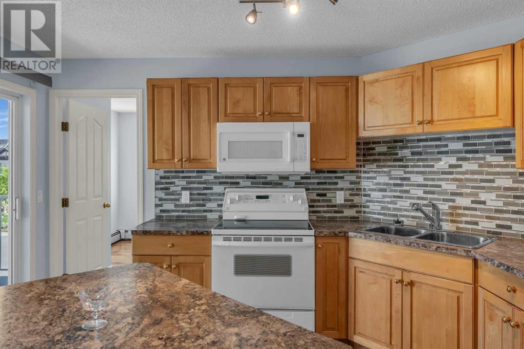 Single Family House for Sale in   Valleyview Park SE Dover Calgary 