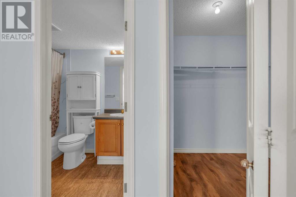 Single Family House for Sale in   Valleyview Park SE Dover Calgary 