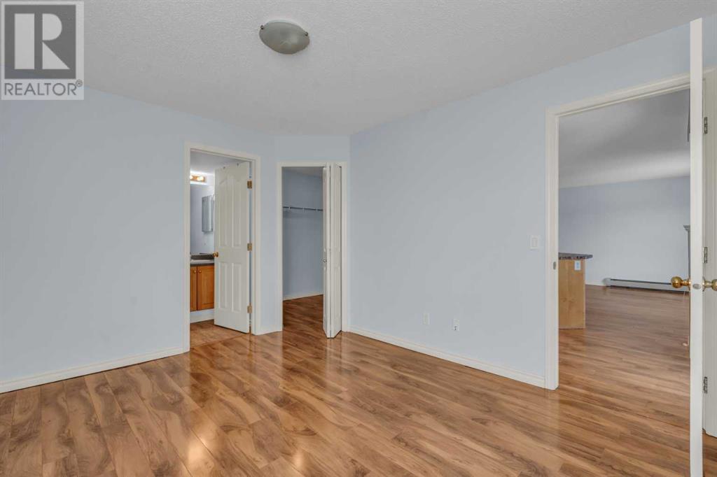Single Family House for Sale in   Valleyview Park SE Dover Calgary 