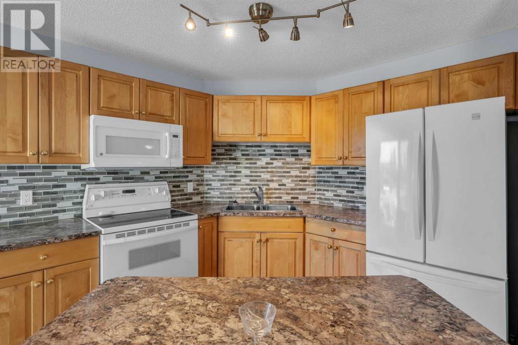 Single Family House for Sale in   Valleyview Park SE Dover Calgary 