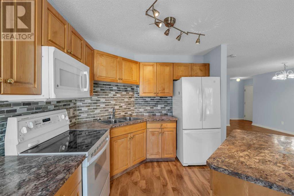 Single Family House for Sale in   Valleyview Park SE Dover Calgary 