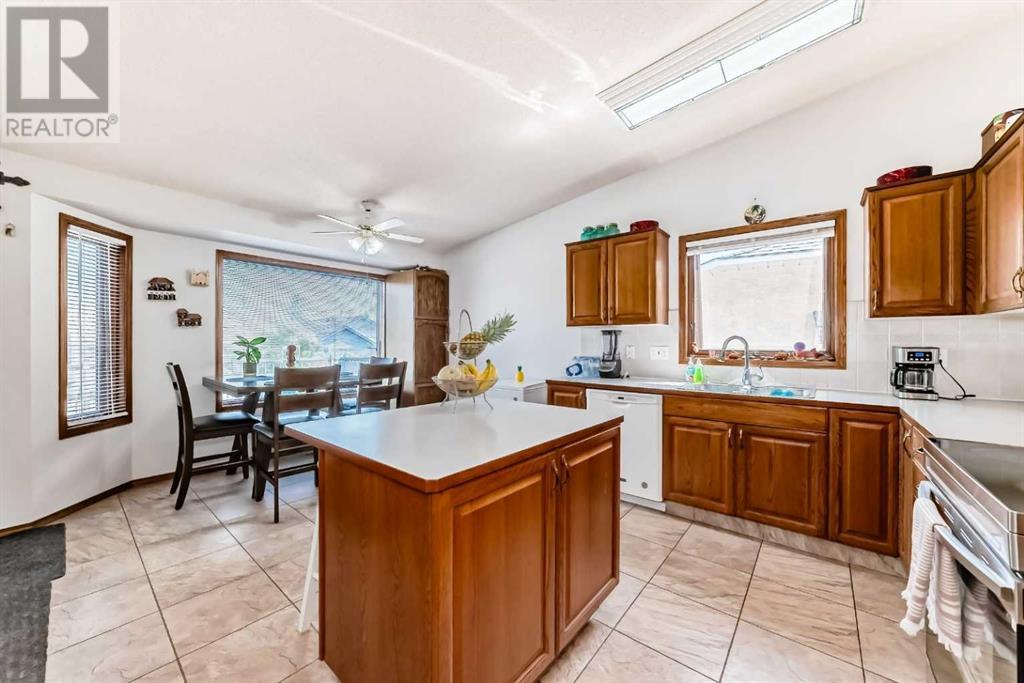 Single Family House Bi-level for Sale in  Harvest Oak Way NE Harvest Hills Calgary 