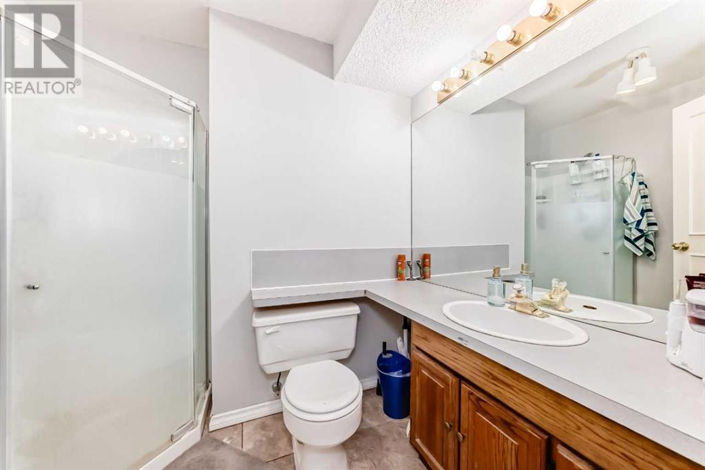 Single Family House Bi-level for Sale in  Harvest Oak Way NE Harvest Hills Calgary 