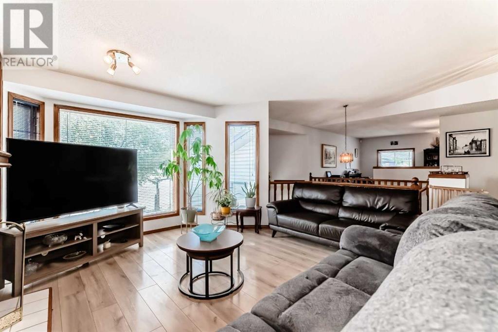 Single Family House Bi-level for Sale in  Harvest Oak Way NE Harvest Hills Calgary 