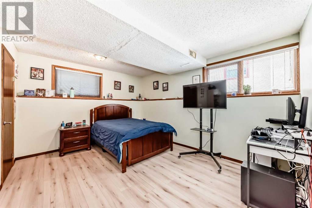 Single Family House Bi-level for Sale in  Harvest Oak Way NE Harvest Hills Calgary 