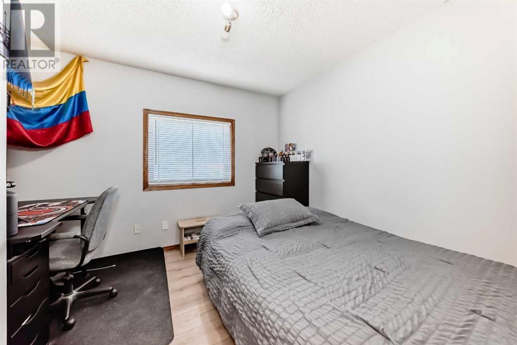 Single Family House Bi-level for Sale in  Harvest Oak Way NE Harvest Hills Calgary 
