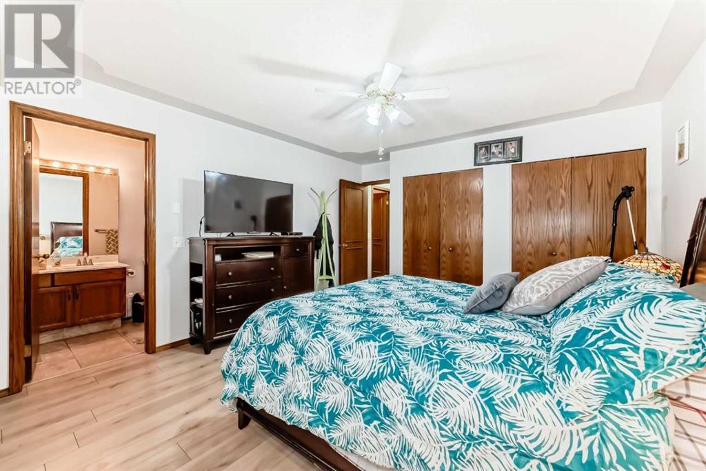 Single Family House Bi-level for Sale in  Harvest Oak Way NE Harvest Hills Calgary 