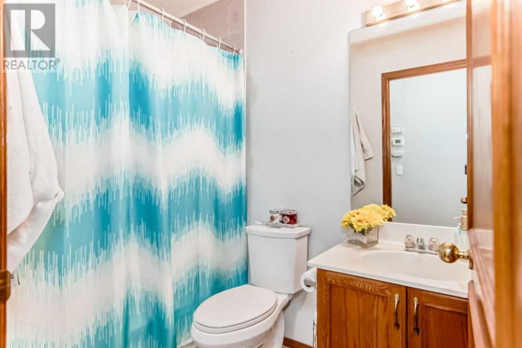 Single Family House Bi-level for Sale in  Harvest Oak Way NE Harvest Hills Calgary 