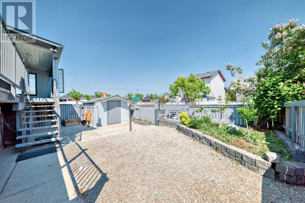 Single Family House Bi-level for Sale in  Harvest Oak Way NE Harvest Hills Calgary 