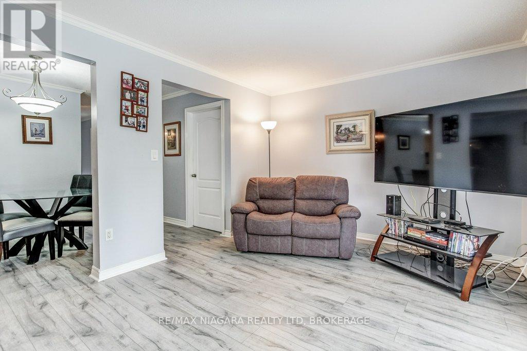 Photo 10 of 7 4230 Meadowvale Drive, Niagara Falls ON