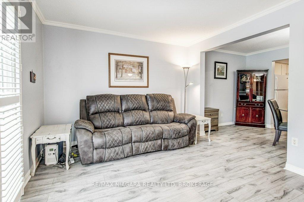 Photo 11 of 7 4230 Meadowvale Drive, Niagara Falls ON