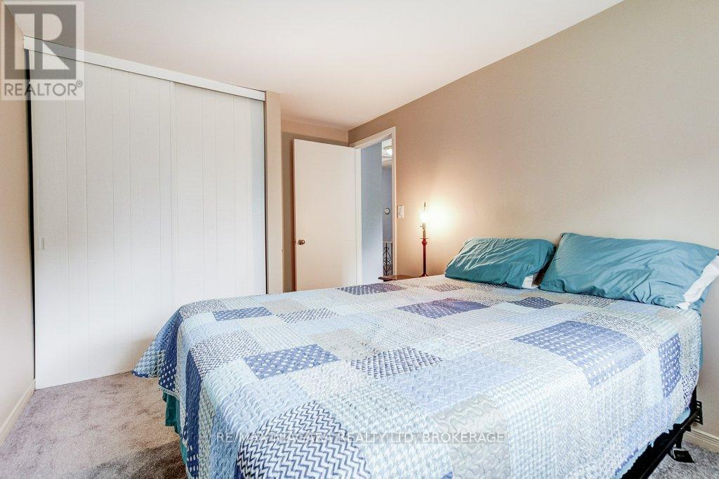 Photo 13 of 7 4230 Meadowvale Drive, Niagara Falls ON