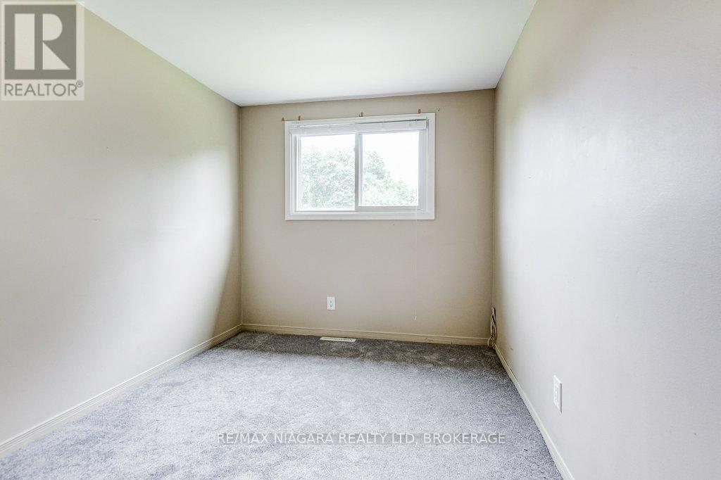 Photo 24 of 7 4230 Meadowvale Drive, Niagara Falls ON