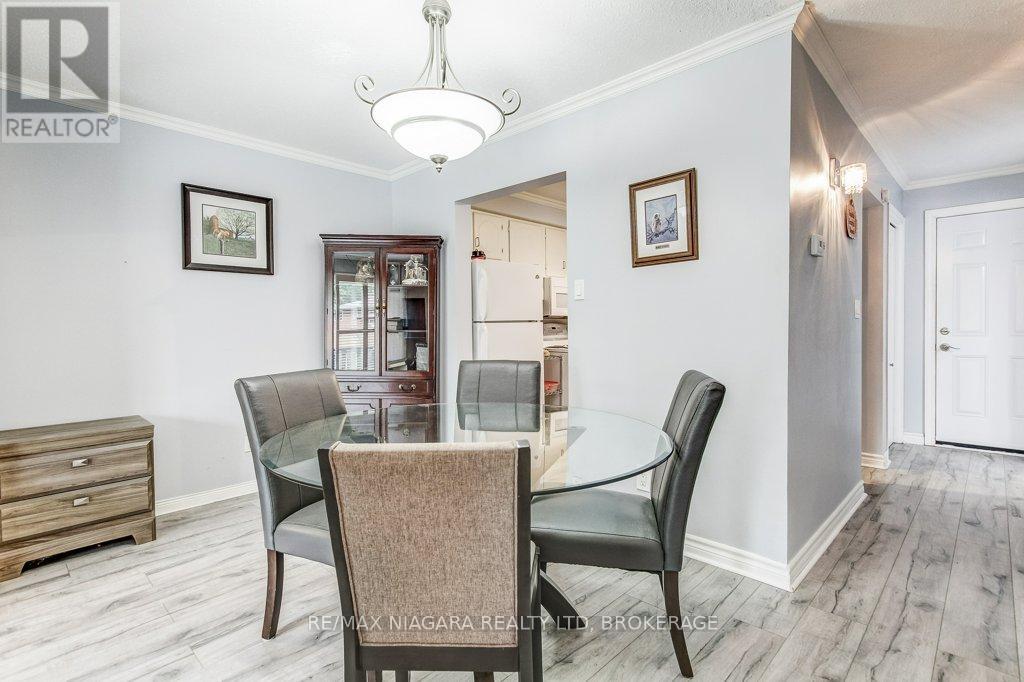 Photo 17 of 7 4230 Meadowvale Drive, Niagara Falls ON