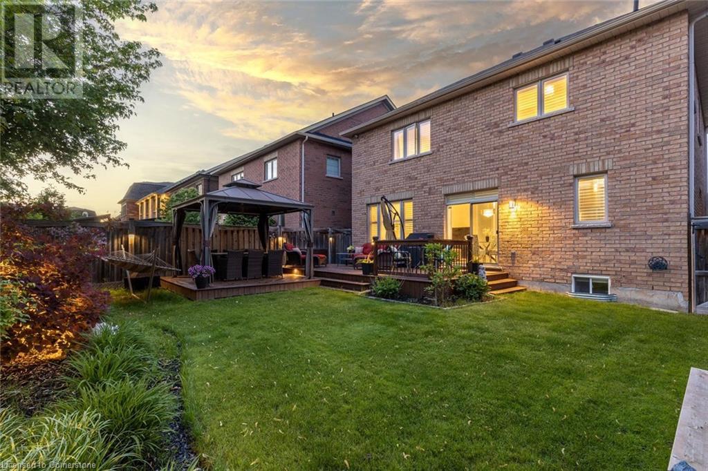 Photo 35 of 22 Interlacken Drive, Brampton ON