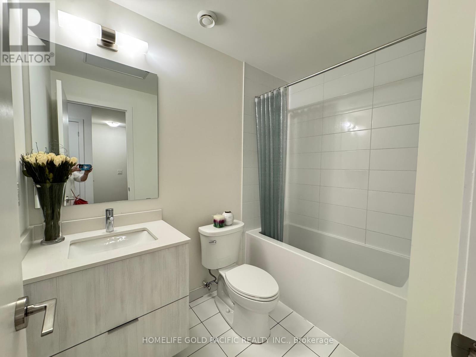 Photo 19 of 1009 14 David Eyer Road, Richmond Hill ON