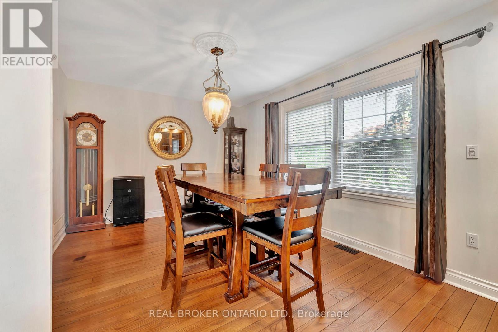 Photo 11 of 17 Lee Arn Court, Norfolk ON