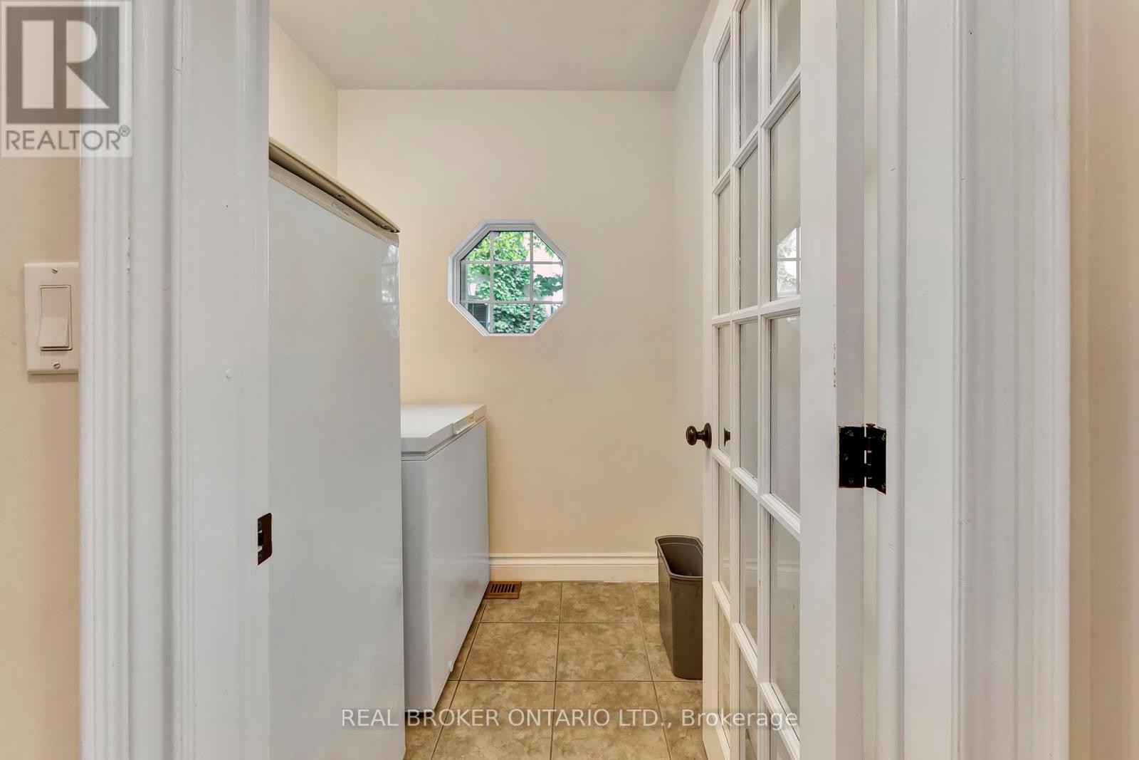 Photo 20 of 17 Lee Arn Court, Norfolk ON